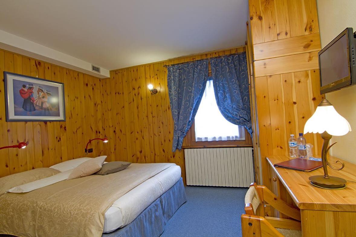 Albergo Alpenrose Livigno Exterior photo